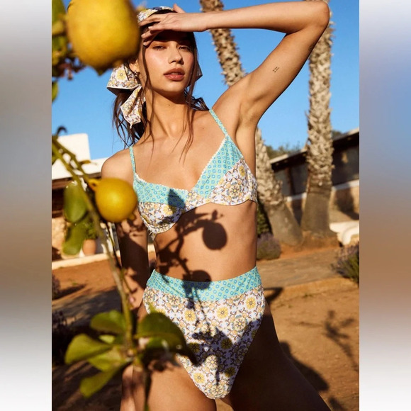 NWT NASTYGAL- Tile Mix Print Underwire Bikini And Headscarf 3pc Set size 6 - Picture 1 of 4